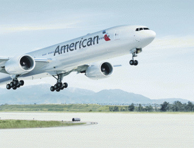 Με ασφάλεια προσγειώθηκε το αεροσκάφος της American Airlines (βίντεο)